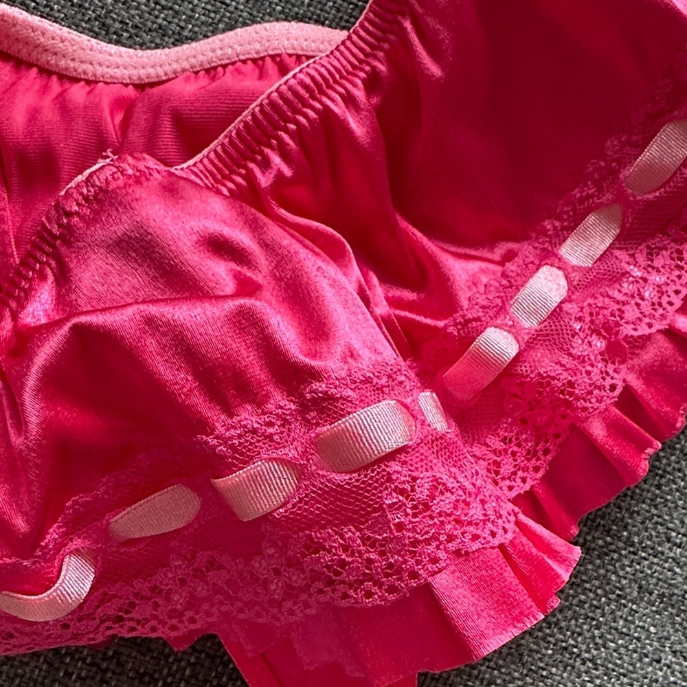 NWOT Vintage Style VS Sexy Little Things Ruffled Panties Set - Picture 5 of 14